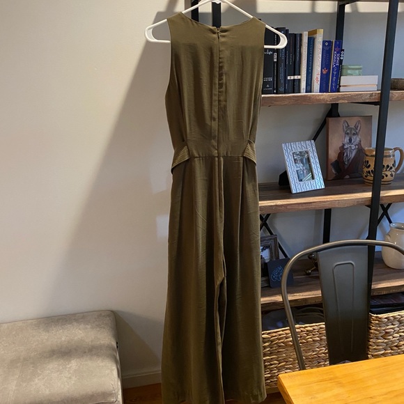 Antonio Melani | Olive Belted Cropped Jumpsuit - Picture 7 of 7